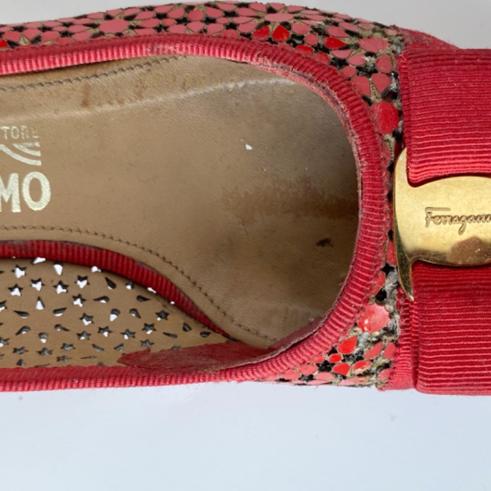 Salvatore Ferragamo Red Bow Patent Leather Flats - Picture 5 of 5